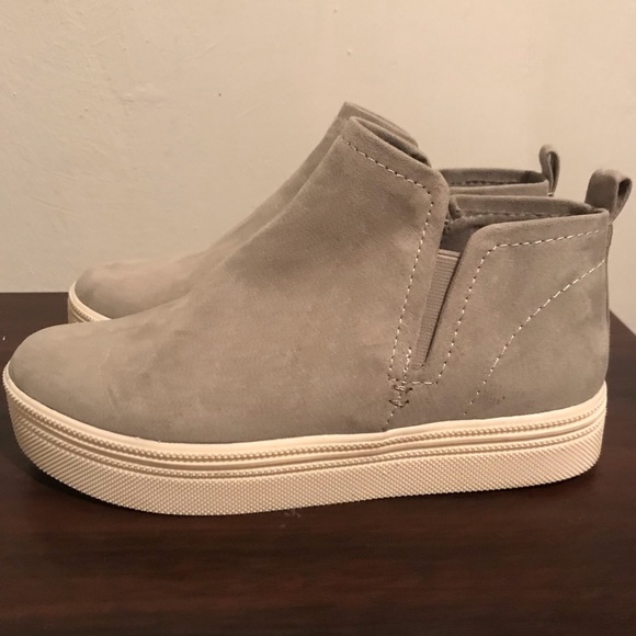 dolce vita grey suede sneakers
